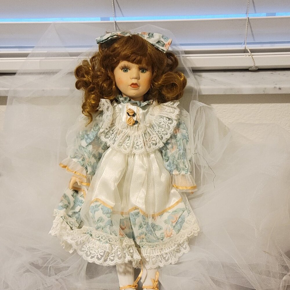 Cute Doll Porcelain Face Vintage Unknown maker 1950s Clothing Dress